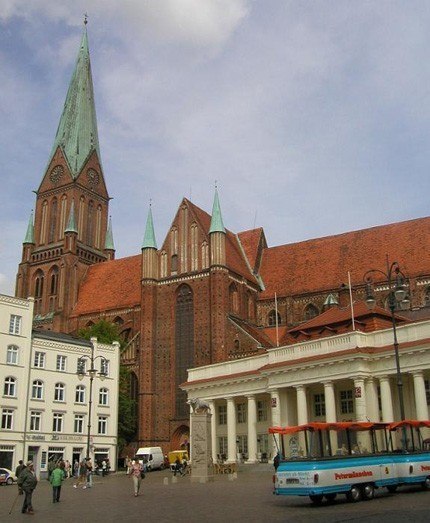 Domkerk gezien vanaf de Markt